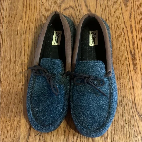 Dluxe by Dearfoams Men's Grayish Blue and Brown Shoes - Picture 2 of 5